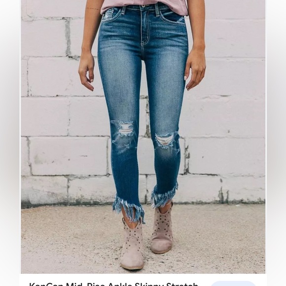 Vintage 1946 Denim - ❤️ Distressed cropped jeans with fringed hem